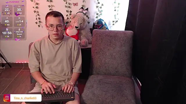 Snapshot of Tina_4_Charlie chatting on 03-09-26, 02:10 Tina 4 Charlie online show from 03-09-26, 02:10