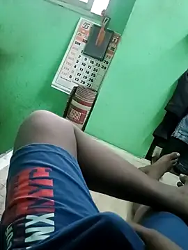 Snapshot of Raj41 chatting on 09-16-25, 06:03 Raj41 online show from 09-16-25, 06:03