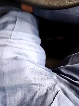 Snapshot of Raj41 chatting on 09-22-25, 04:03 Raj41 online show from 09-22-25, 04:03