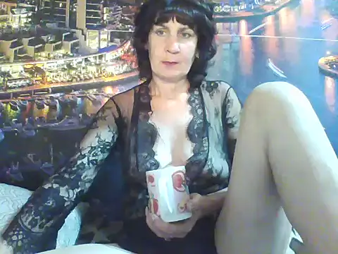 Laura Kiss online show from 09-08-25, 04:06