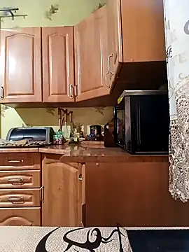 Snapshot of Laura_Kiss chatting on 03-17-26, 04:10 Laura Kiss online show from 03-17-26, 04:10