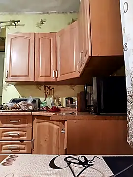 Snapshot of Laura_Kiss chatting on 03-22-26, 04:10 Laura Kiss online show from 03-22-26, 04:10