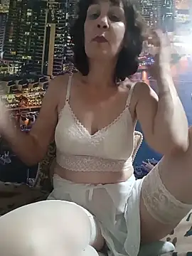 Laura Kiss online show from 05-22-26, 07:30
