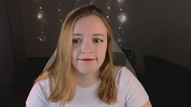 Snapshot of Hanna_melon chatting on 10-25-25, 11:51 Hanna melon online show from 10-25-25, 11:51