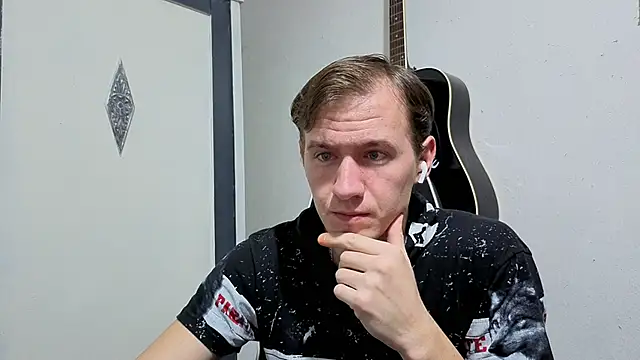 Snapshot of DiMastyzzz chatting on 01-23-25, 10:44 DiMastyzzz online show from 01-23-25, 10:44