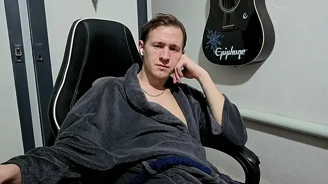 Snapshot of DiMastyzzz chatting on 01-24-25, 07:18 DiMastyzzz online show from 01-24-25, 07:18