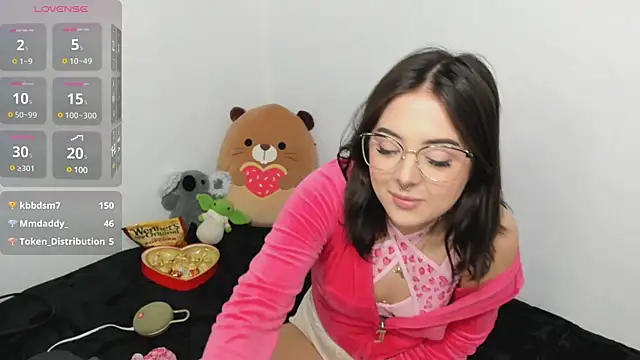 Snapshot of LiloshRoxy chatting on 02-13-25, 02:34 LiloshRoxy online show from 02-13-25, 02:34