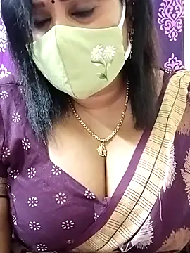 Queenflowerr online show from 10-16-25, 07:26