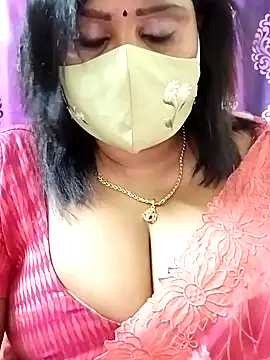 Queenflowerr online show from 10-25-25, 05:08