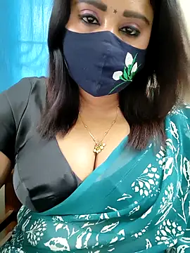 Queenflowerr online show from 04-30-26, 07:25