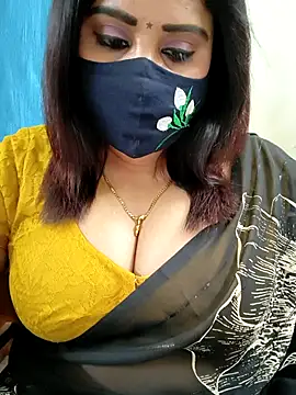 Queenflowerr online show from 05-06-26, 07:52
