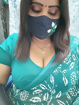 Queenflowerr online show from 06-19-26, 02:21