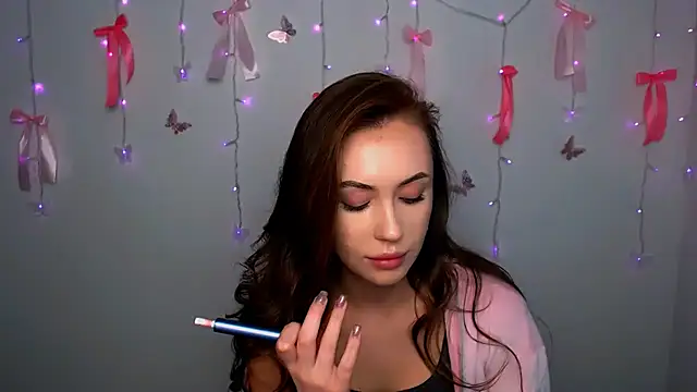 Snapshot of Nikonara_Love chatting on 03-30-26, 11:11 Nikonara Love online show from 03-30-26, 11:11