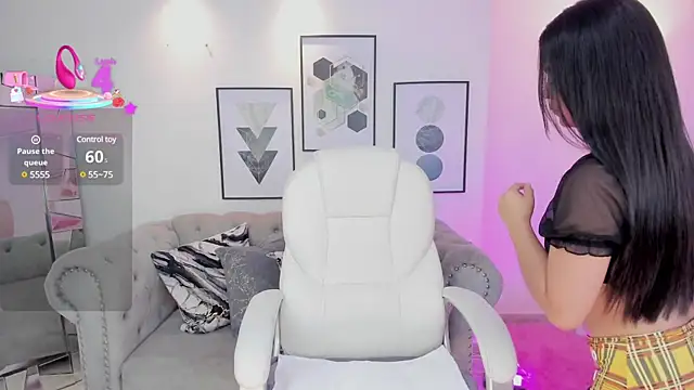 Layla Breezee online show from 03-21-25, 05:45