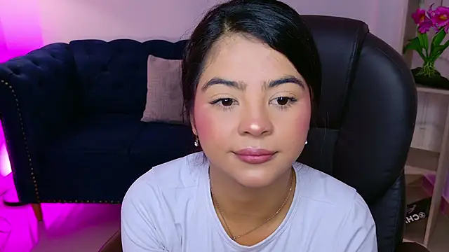 Layla Breezee online show from 05-08-26, 10:31