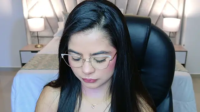 Snapshot of Layla_Breezee chatting on 07-12-26, 11:34 Layla Breezee online show from 07-12-26, 11:34