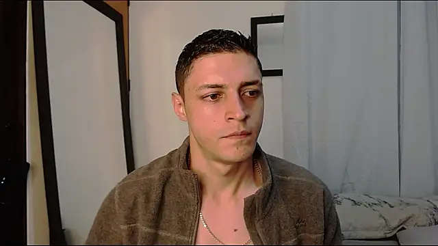 Snapshot of Frank_Millers chatting on 02-11-26, 01:54 Frank Millers online show from 02-11-26, 01:54