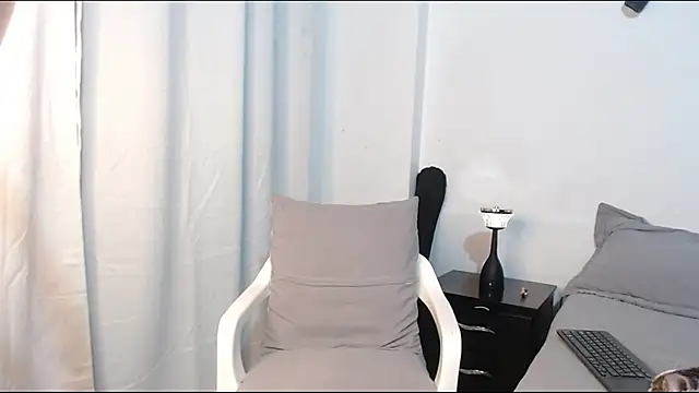 Snapshot of Frank_Millers chatting on 04-04-26, 11:13 Frank Millers online show from 04-04-26, 11:13