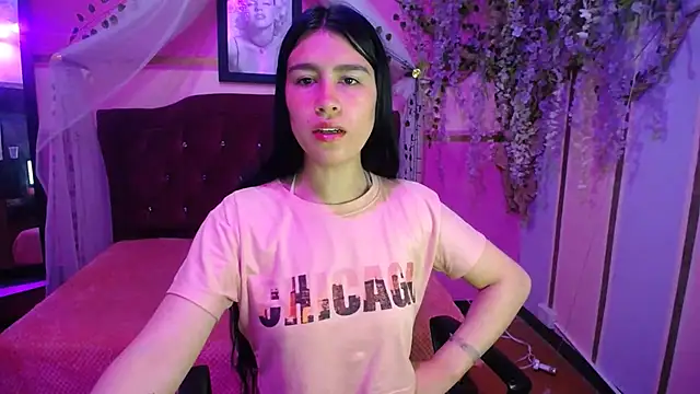 Snapshot of GraceSquirtExtrem chatting on 03-17-25, 11:53 GraceSquirtExtrem online show from 03-17-25, 11:53