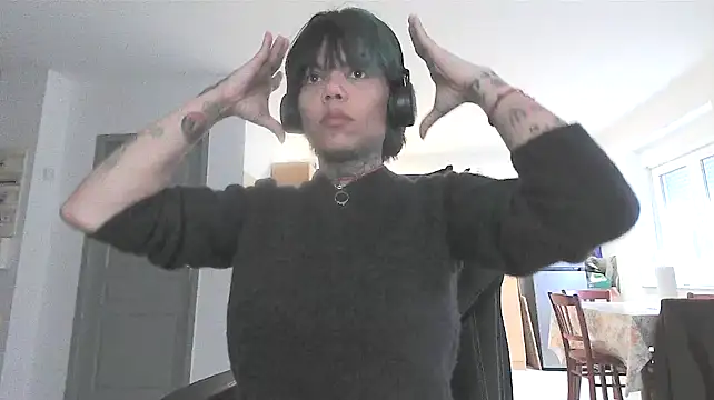 serena  vedette online show from 02-10-25, 07:36