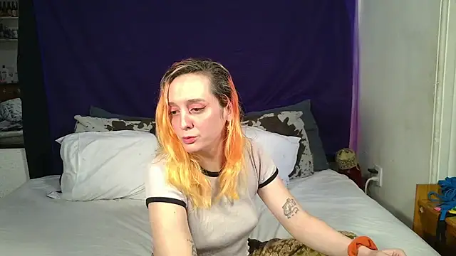 Snapshot of Evelan420 chatting on 09-30-25, 06:02 Evelan420 online show from 09-30-25, 06:02