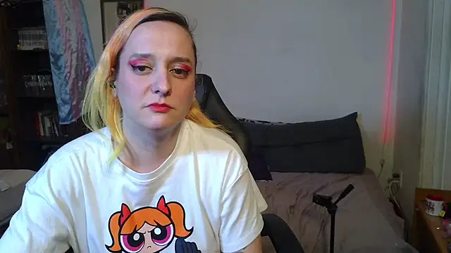 Snapshot of Evelan420 chatting on 10-28-25, 09:28 Evelan420 online show from 10-28-25, 09:28