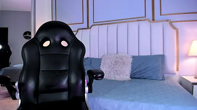 Raven jade  online show from 02-12-25, 09:20