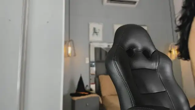 Raven jade  online show from 11-01-25, 07:16