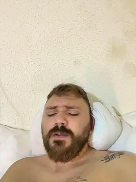 Snapshot of ruivinho66 chatting on 10-06-25, 10:18 ruivinho66 online show from 10-06-25, 10:18