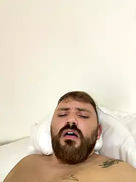 Snapshot of ruivinho66 chatting on 10-08-25, 04:37 ruivinho66 online show from 10-08-25, 04:37