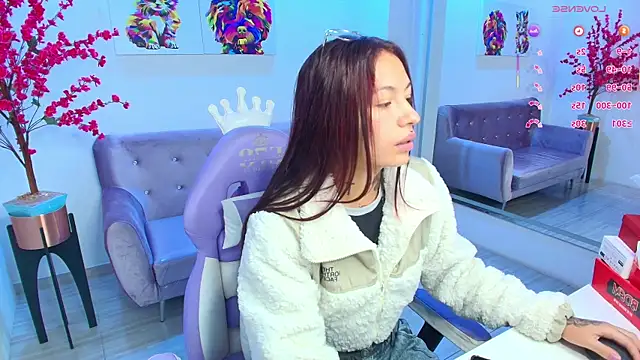 Snapshot of Charlotte_ethan chatting on 11-05-25, 03:50 Charlotte ethan online show from 11-05-25, 03:50