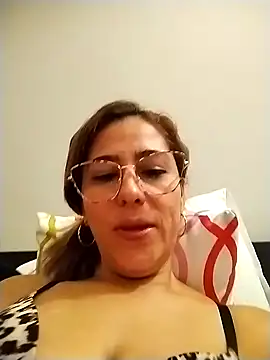 PaulinaCOL online show from 01-26-25, 04:51