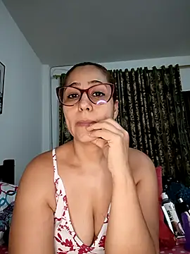 PaulinaCOL online show from 10-15-25, 03:50