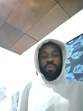 Snapshot of onewinnertee chatting on 02-14-26, 01:41 onewinnertee online show from 02-14-26, 01:41