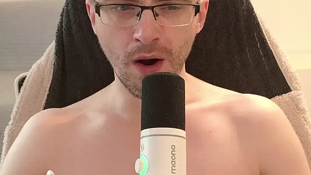 Snapshot of Moonsire1 chatting on 02-20-26, 05:37 Moonsire1 online show from 02-20-26, 05:37