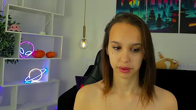 SandraTucker online show from 10-25-25, 03:03