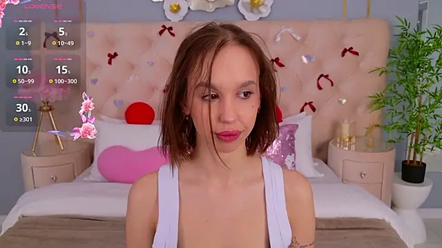 Snapshot of SandraTucker chatting on 02-15-26, 03:03 SandraTucker online show from 02-15-26, 03:03