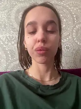 Snapshot of SandraTucker chatting on 02-26-26, 06:12 SandraTucker online show from 02-26-26, 06:12