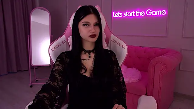 Snapshot of BeverlyMost chatting on 01-29-25, 01:17 BeverlyMost online show from 01-29-25, 01:17