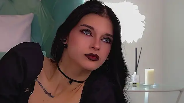 Snapshot of BeverlyMost chatting on 09-13-25, 09:20 BeverlyMost online show from 09-13-25, 09:20