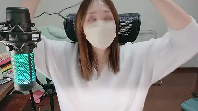 Snapshot of mio7635 chatting on 07-23-26, 02:04 mio7635 online show from 07-23-26, 02:04
