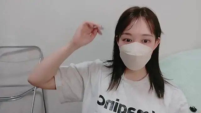 Snapshot of mio7635 chatting on 08-01-26, 02:27 mio7635 online show from 08-01-26, 02:27