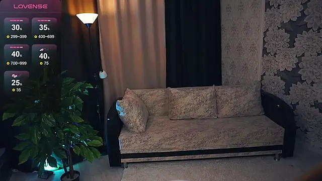 LynetHakes online show from 02-18-25, 09:10