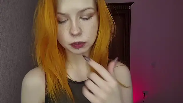 LynetHakes online show from 06-25-26, 06:29