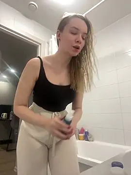 Snapshot of _Babygirl__ chatting on 01-27-25, 02:13 Babygirl online show from 01-27-25, 02:13