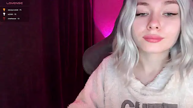 Ohmy Nora  online show from 03-07-25, 04:13