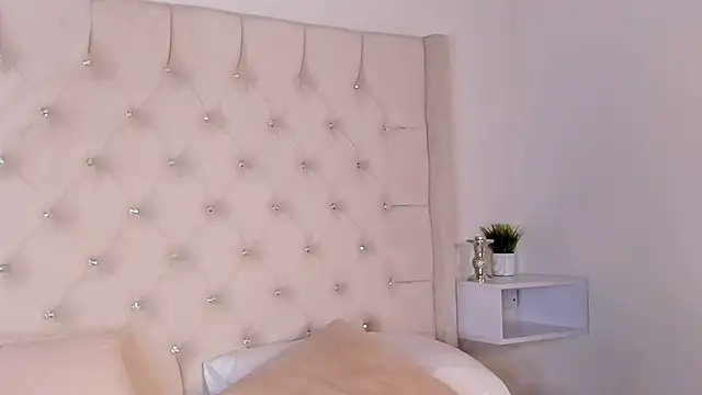 Snapshot of bella_bloomg chatting on 01-29-25, 01:16 bella bloomg online show from 01-29-25, 01:16