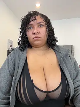 Snapshot of KarlaWild chatting on 09-23-25, 03:15 KarlaWild online show from 09-23-25, 03:15