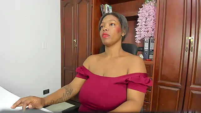 ValkiriaContee online show from 09-26-25, 07:51