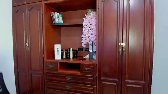 ValkiriaContee online show from 10-10-25, 10:42